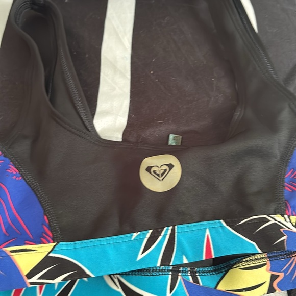 Roxy top for surf small! - Picture 4 of 4